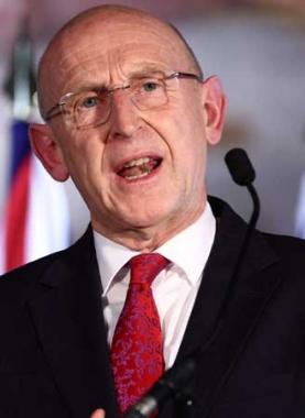 وزير الدفاع البريطاني جون هيلي