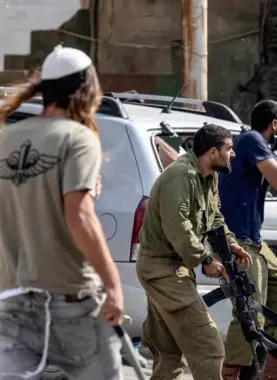 اعتداءات المستوطنين بحماية من جيش الاحتلال