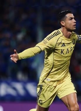 على خطى عصام الحضري.. رونالدو يحقق رقمًا مميزًا في الدوري السعودي بعمر 41 عامًا