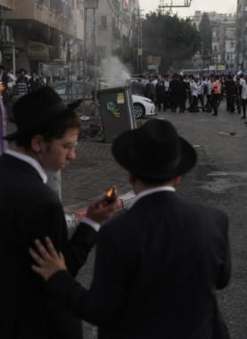 اشتباكات عنيفة في "بني براك" بالقدس احتجاجًا على تجنيد الحريديم