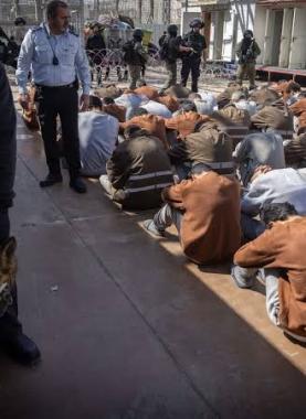 الاحتلال يصدر أوامر اعتقال إداري بحق 50 أسيراً