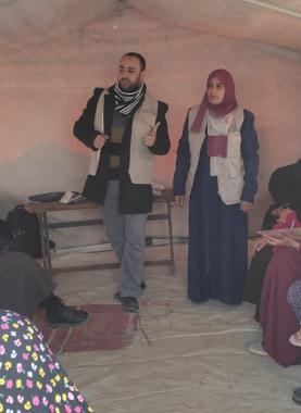 جلسة دعم نفسي في أحد مخيمات النزوح