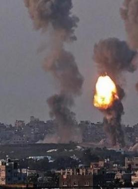 خروقات متواصلة...  جيش الاحتلال ينسف منازل في خانيونس ويشنّ غارة وسط القطاع