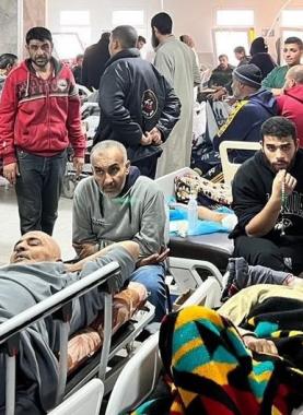 كارثة صحية شاملة في غزة.. مركز: انهيار المنظومة الطبية يهدد حياة أكثر من مليوني إنسان