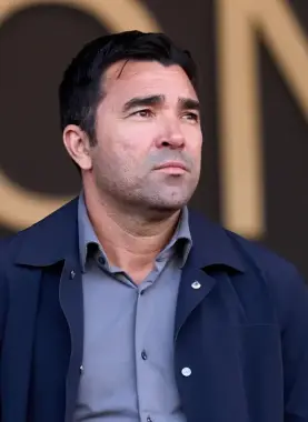 ديكو: لست أسيرًا.. وسأرحل عن برشلونة في هذه الحالة