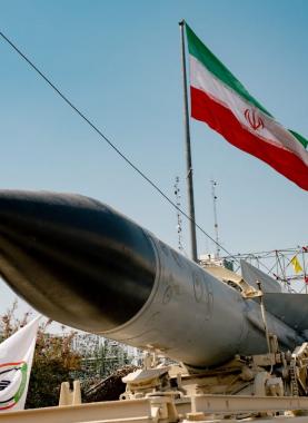 قلق إسرائيلي من اتفاق نووي جزئي مع إيران وتحضيرات مكثفة لاحتمال التصعيد العسكري