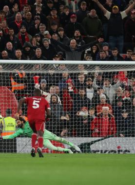 سيتي يقلب الطاولة على ليفربول في قمة مثيرة