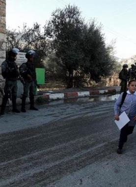 تعطيل للحركة وإخطارات بإخلاء مدارس وإصابات باعتداءات مستوطنين