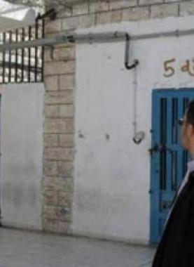 إضراب جماعي في “الجنيد”.. مطالب بإنهاء التوقيف دون محاكمة وتمكين الطواقم الطبية من زيارة المعتقلين