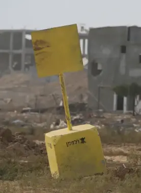 هآرتس: الاحتلال يرسّخ "الخط الأصفر" كواقع حدودي دائم ويعزّز تمركزه في غزة