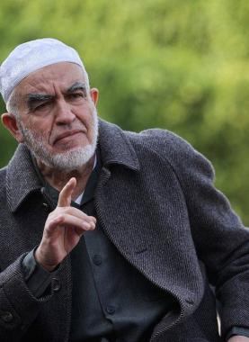 الاحتلال يعتقل الشيخ رائد صلاح بعد اقتحام منزله في أم الفحم بالداخل المحتل