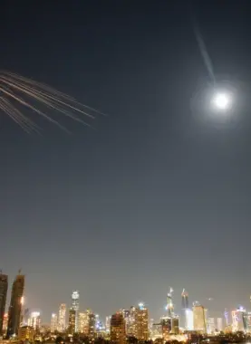 "نصف الصواريخ انشطارية قاتلة".. مسؤولون إسرائيليون يحذرون من تصاعد تهديد الهجمات الإيرانية