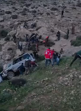 شهيد وإصابات إثر إطلاق الاحتلال الرصاص على عدة مركبات وملاحقتها وانقلابها جنوب الخليل