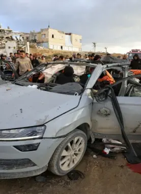 3 شهداء في قصف الاحتلال لمركبة مدنية غرب غزة