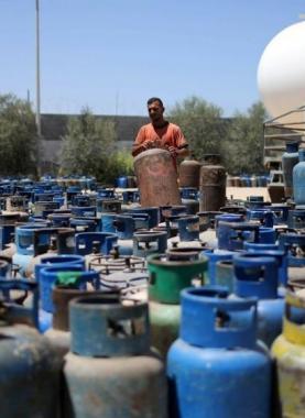 دخول 5 شاحنات غاز طهي إلى غزة