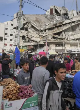 مختص في الشأن الاقتصادي لـ"شهاب": الأسعار في غزة تضاعفت 3 مرات والدخل لا يغطي حاجيات العيد