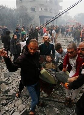 شهداء وجرحى في غارات وإطلاق نار من قوات الاحتلال وسط القطاع