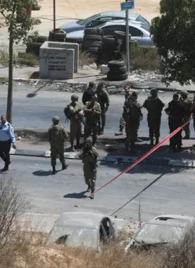 إصابة شاب برصاص الاحتلال في القدس واعتداءات للمستوطنين في عدة بلدات بالضفة
