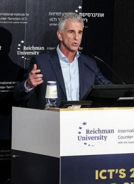 غموض وعمليات سرية.. رئيس الموساد يكشف دور ضابط قُتل في إيطاليا بتعزيز المواجهة مع إيران