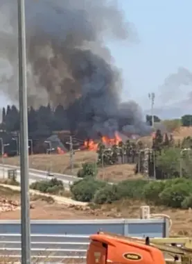 صواريخ إيرانيّة تدكُّ مستوطنات وسط فلسطين المحتلة: إصابات وأضرار وحرائق هائلة