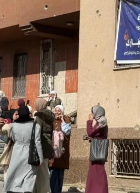 شباب غزة يواجهون توقف التعليم