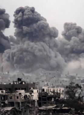 خروقاتٌ متواصلة.. قصف جوي ومدفعي يطال النازحين شمالي قطاع غزّة