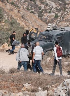 أهالي بلدة الشيوخ بالخليل يطردون مليشيات المستوطنين من أراضيهم