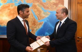 سفير الإمارات يسلم نفتالي بينيت دعوة رسمية لزيارة أبو ظبي