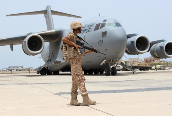 2015-12-02T123435Z_1239424819_GF20000082000_RTRMADP_3_YEMEN-SECURITY-EMIRATES