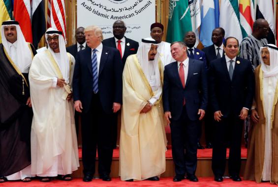 2017-05-21T144310Z_996148130_RC1171F40580_RTRMADP_3_USA-TRUMP-SAUDI