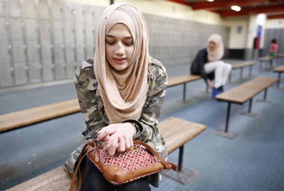 chi-muslim-headscarf-britain-20140821