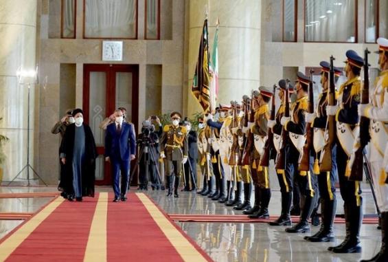استقبال الرئيس الإيراني رئيس الحكومة العراقي