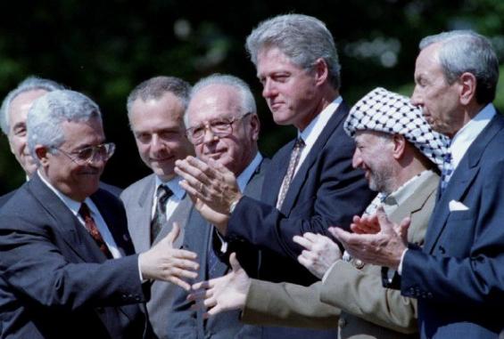 توقيع اتفاقية أوسلو في 13 سبتمبر 1993