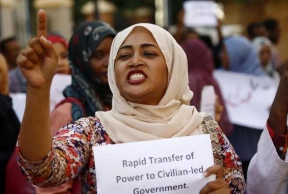 السودان.. "الحرية والتغيير" تطالب بنقل رئاسة "السيادة" للمدنيين