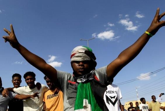 "قوى الحرية والتغيير" في السودان: رصدنا عمليات تخريب قامت بها قوات الإنقلابيين"قوى الحرية والتغيير" في السودان: رصدنا عمليات تخريب قامت بها قوات الإنقلابيين