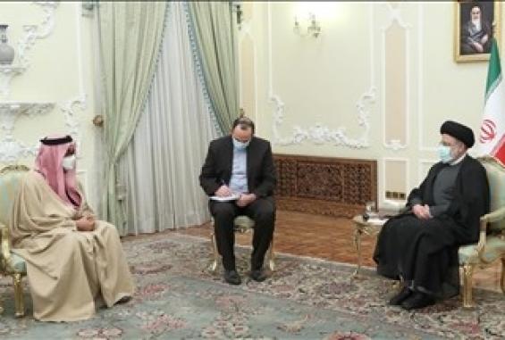 طحنون بن زايد يجري مباحثات مع مسؤولين إيرانيين في طهران