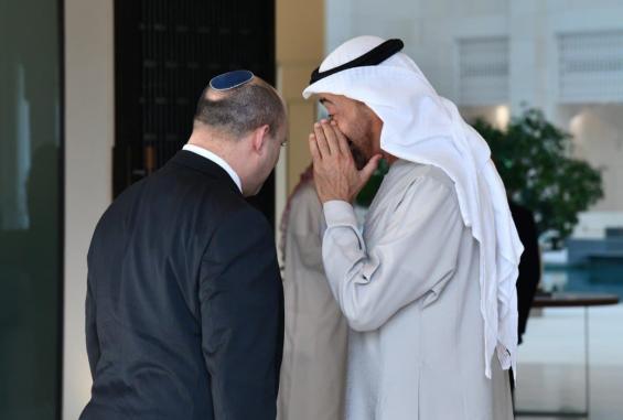 نفتالي بينيت ومحمد بن زايد