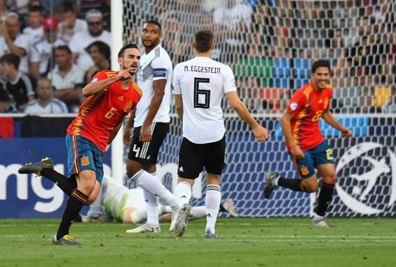 جانب من مباراة سابقة بين إسبانيا وألمانيا