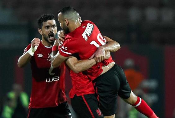 لاعبو الأهلي