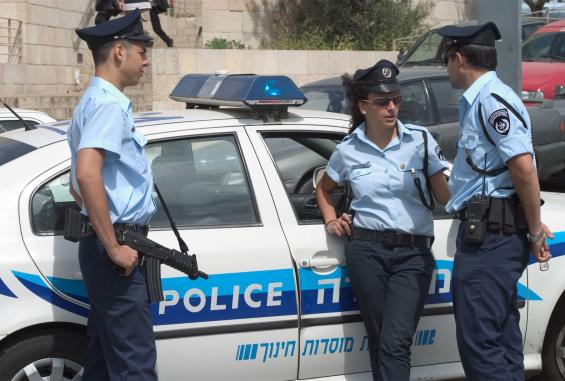 صحيفة يديعوت أحرونوت: الشرطة الإسرائيلية مريضة وعاجزة 