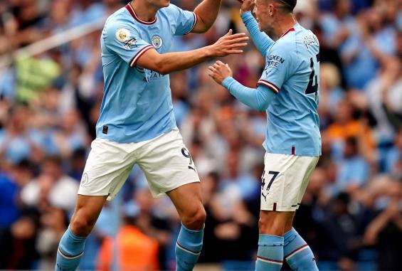 فرحة لاعبي السيتي بالفوز