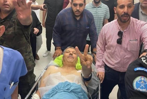 الدكتور ناصر الدين الشاعر خلال فترة علاجه