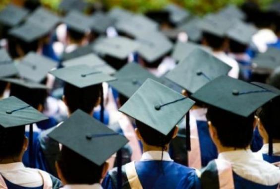 "التعليم العالي" تعلن عن منح دراسية في بريطانيا والهند