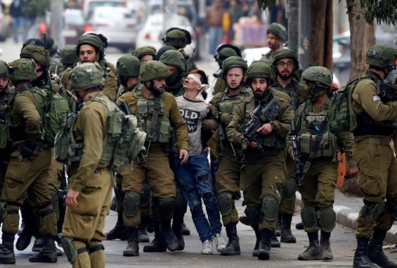 اعتقال طفل فلسطيني في الضفة