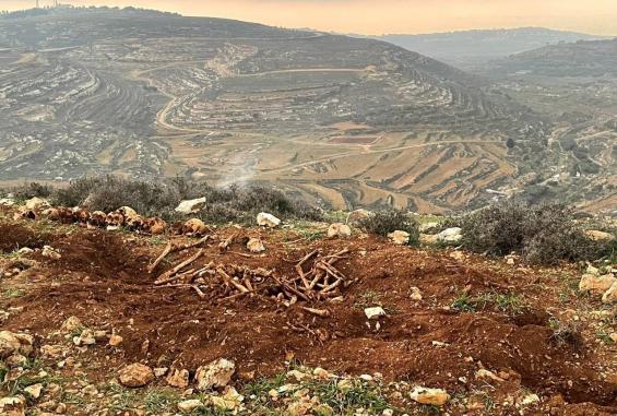 جانب من مكان اكتشاف الرفات