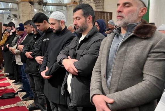 صلاة الفجر في المسجد الأقصى