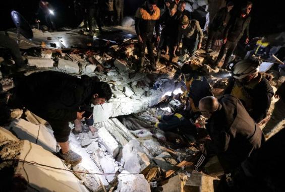 آثار الزلزال الذي ضرب شرق تركيا وسوريا