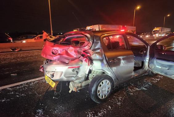 صورة من حادث السير قرب الرملة