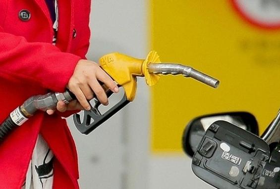 تمديد تخفيض ضريبة المحروقات: توقع ارتفاع ليتر البنزين إلى 7.15 شيكل
