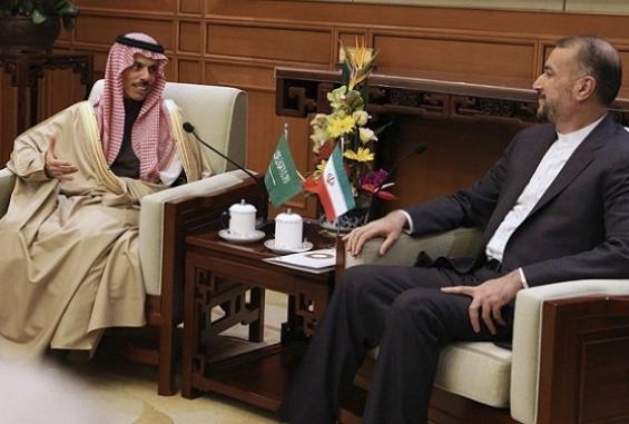 وزيرا الخارجية السعودي والإيراني في بكين، الخميس الماضي